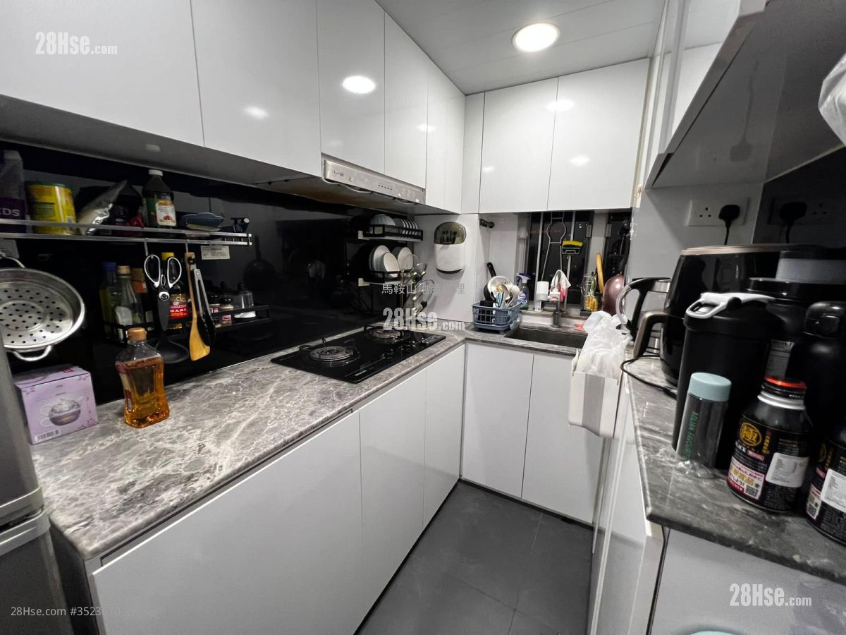 Kam Lung Court Rental 2 Bedrooms , 1 Bathroom 401 ft² ( 37.3 m² )