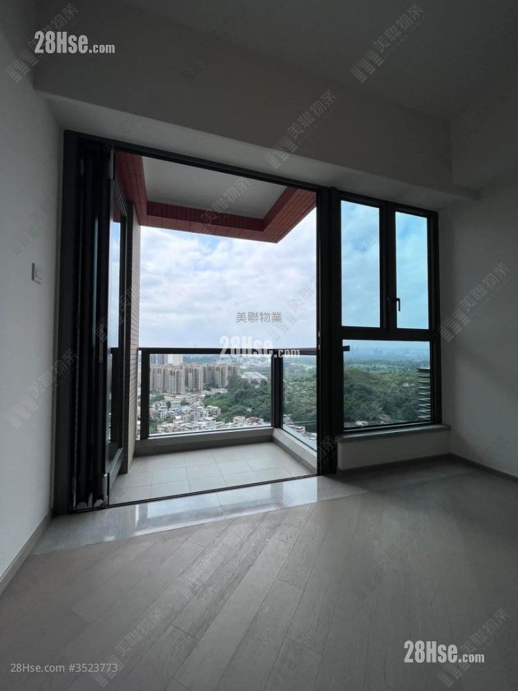 The Yoho Hub Rental 4 Bedrooms , 2 Bathrooms 934 ft² ( 86.8 m² )