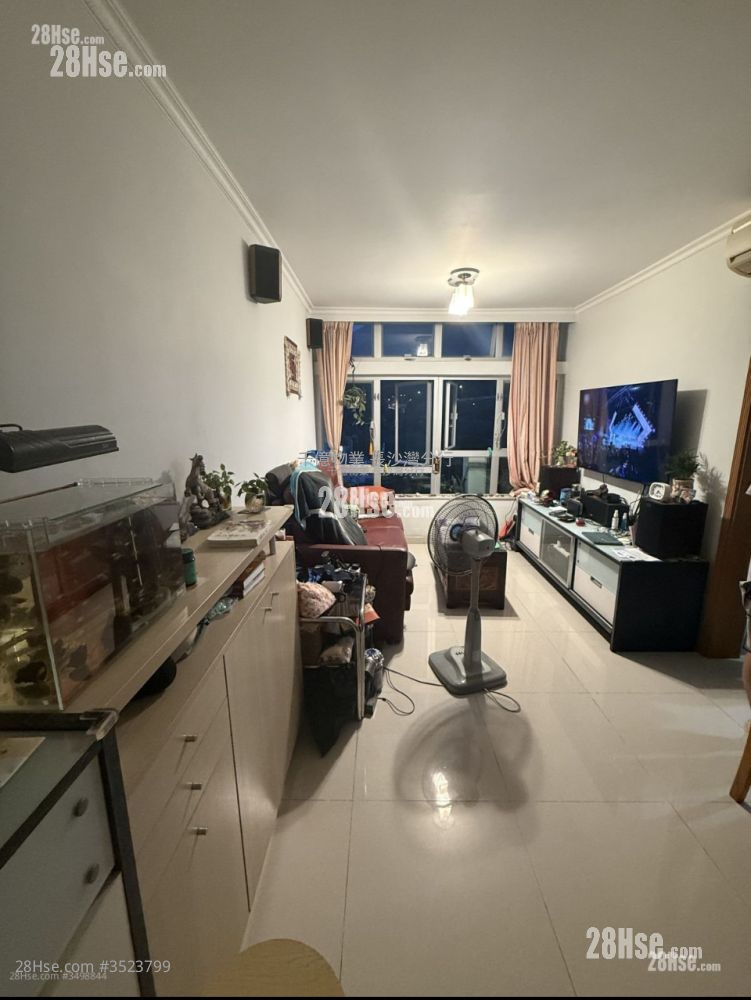 Lei Cheng Uk Estate Sell 3 Bedrooms , 1 Bathroom 566 ft² ( 52.6 m² )