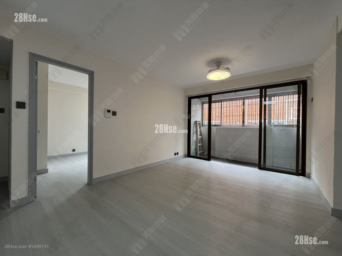 Peony Court Sell 3 Bedrooms , 2 Bathrooms 784 ft² ( 72.8 m² )