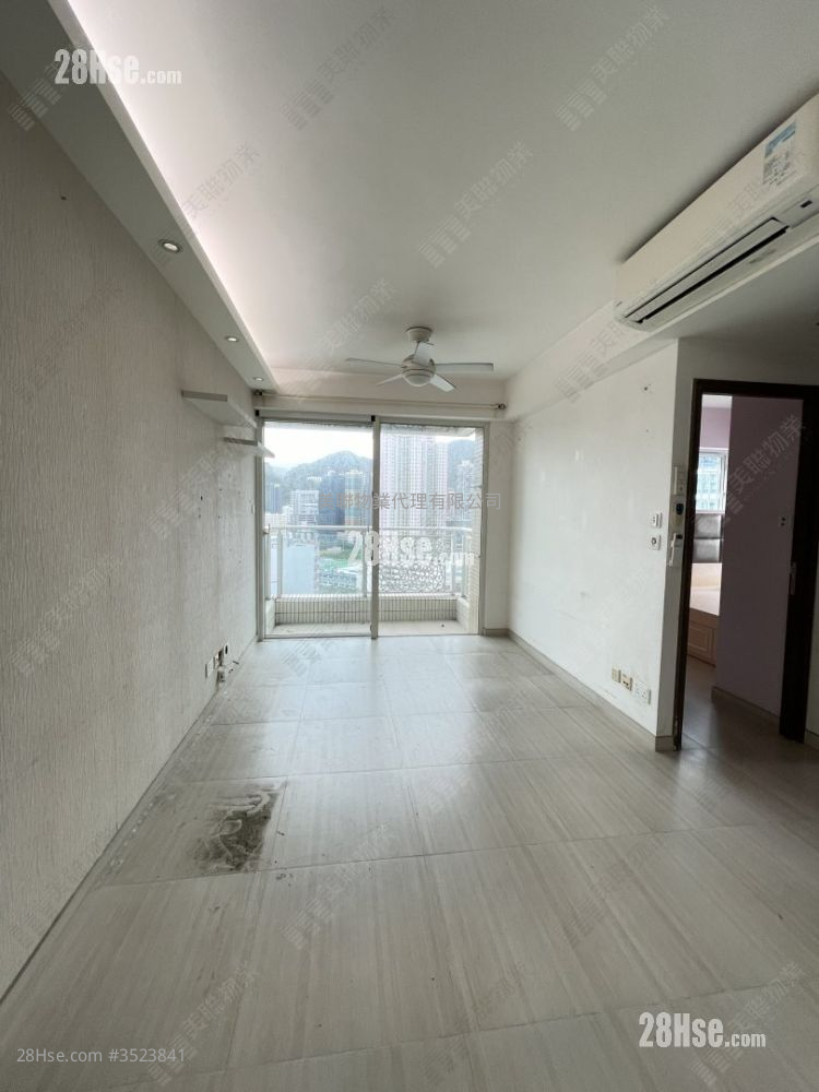 The Sparkle Sell 2 Bedrooms , 1 Bathroom 510 ft² ( 47.4 m² )