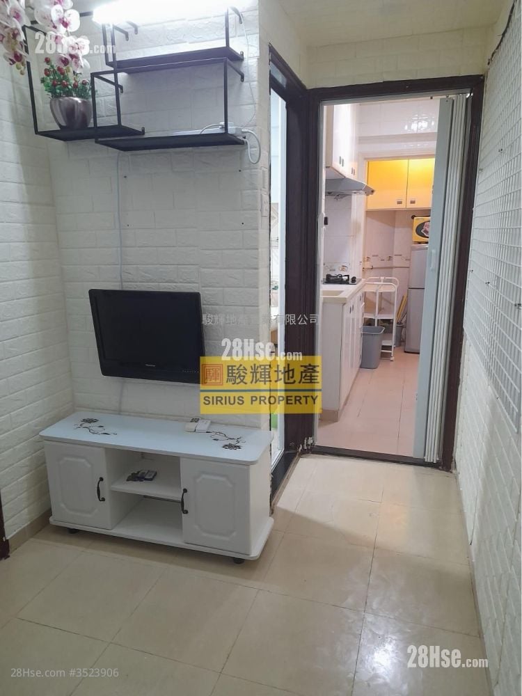 Fullic Court Rental 197 ft² ( 18.3 m² )
