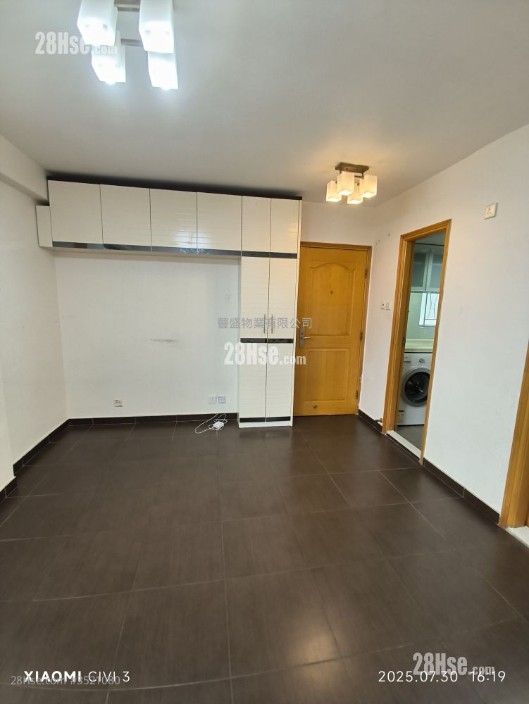 Golden Building Rental 2 Bedrooms , 1 Bathroom 347 ft² ( 32.2 m² )