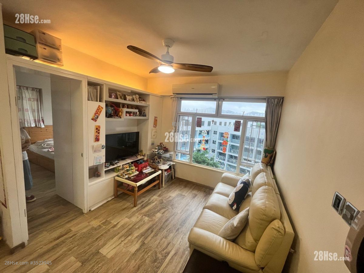 King's View Court Sell 3 Bedrooms , 2 Bathrooms 690 ft² ( 64.1 m² )