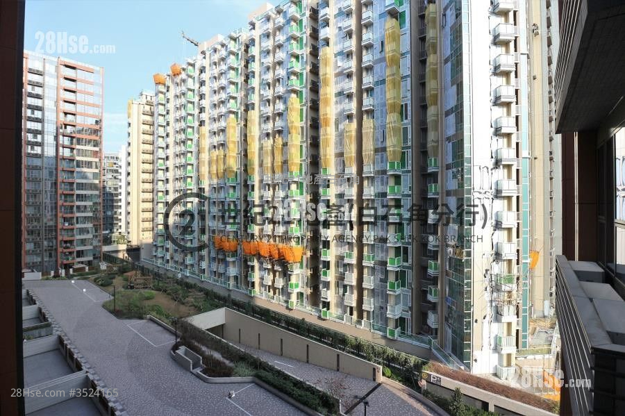 Centra Horizon Rental 3 Bedrooms , 2 Bathrooms 700 ft² ( 65.0 m² )