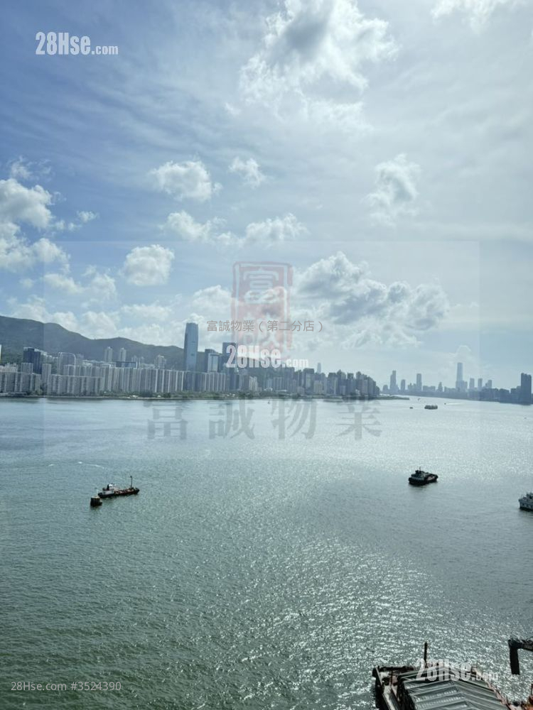 The Coast Line Rental 3 Bedrooms , 2 Bathrooms 729 ft² ( 67.7 m² )
