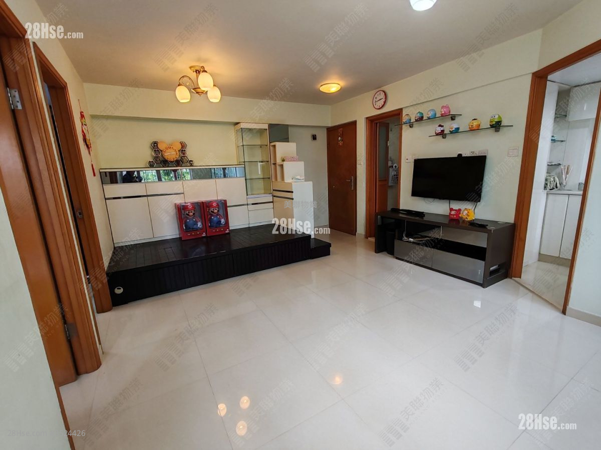 Siu Hei Court Sell 2 Bedrooms , 1 Bathroom 415 ft² ( 38.6 m² )