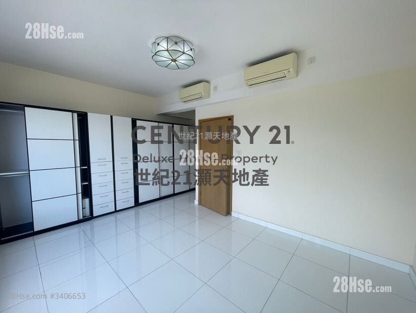 The Beverly Hills Rental 5+ Bedrooms , 2 Bathrooms 1,606 ft² ( 149.2 m² )