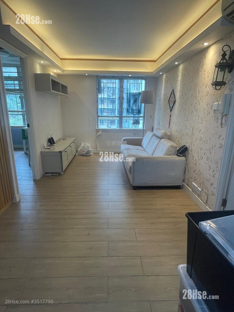 Tung Yan Court Sell 2 Bedrooms , 1 Bathroom 523 ft² ( 48.6 m² )