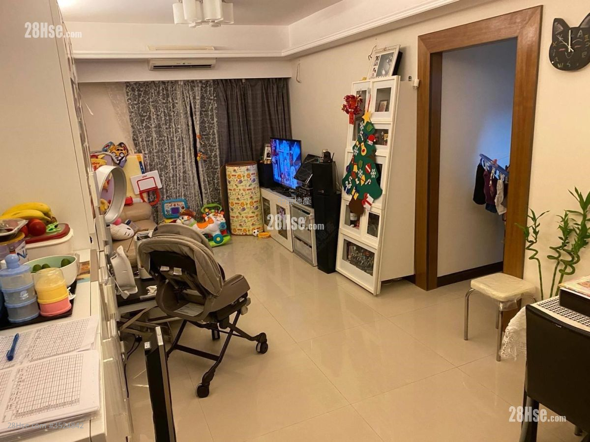 Meadowlands Sell 3 Bedrooms 763 ft² ( 70.9 m² )