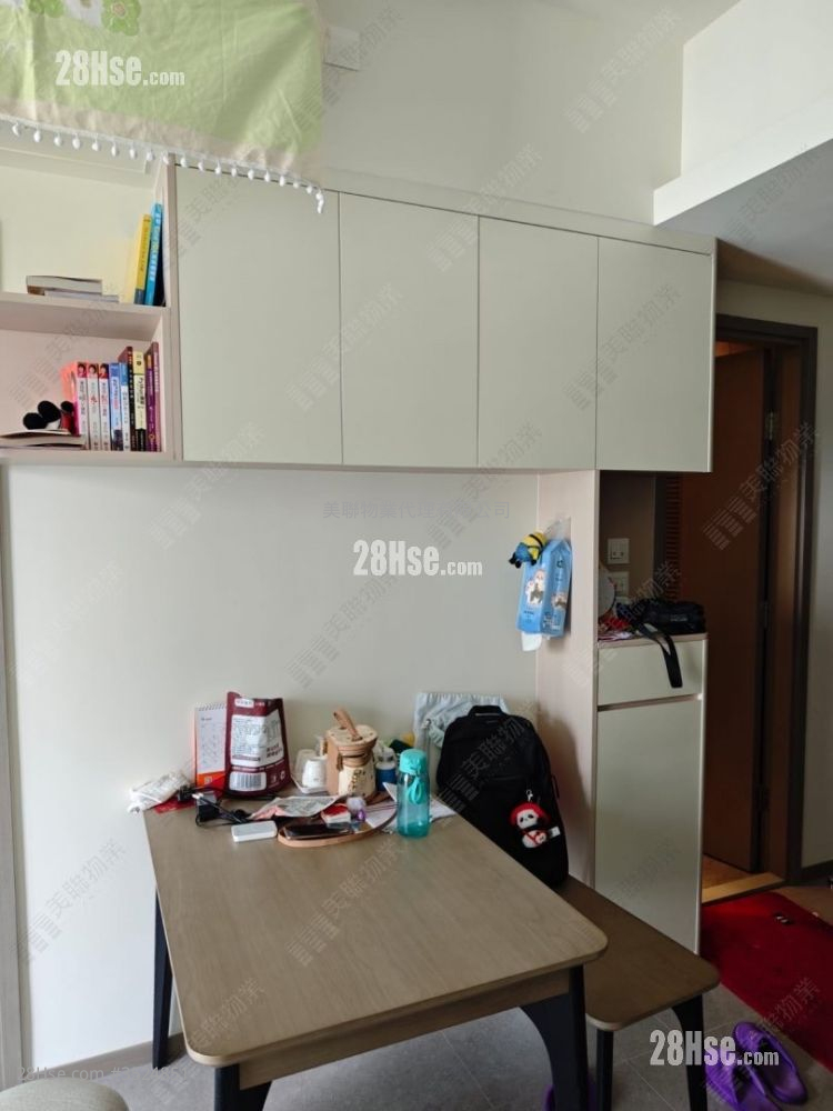 Yoho West Sell 2 Bedrooms , 1 Bathroom 390 ft² ( 36.2 m² )