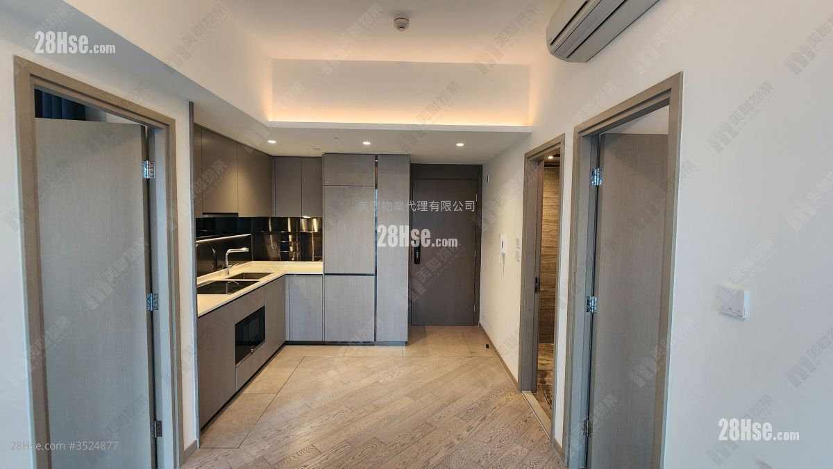 Regency Bay Rental 420 ft² ( 39.0 m² )
