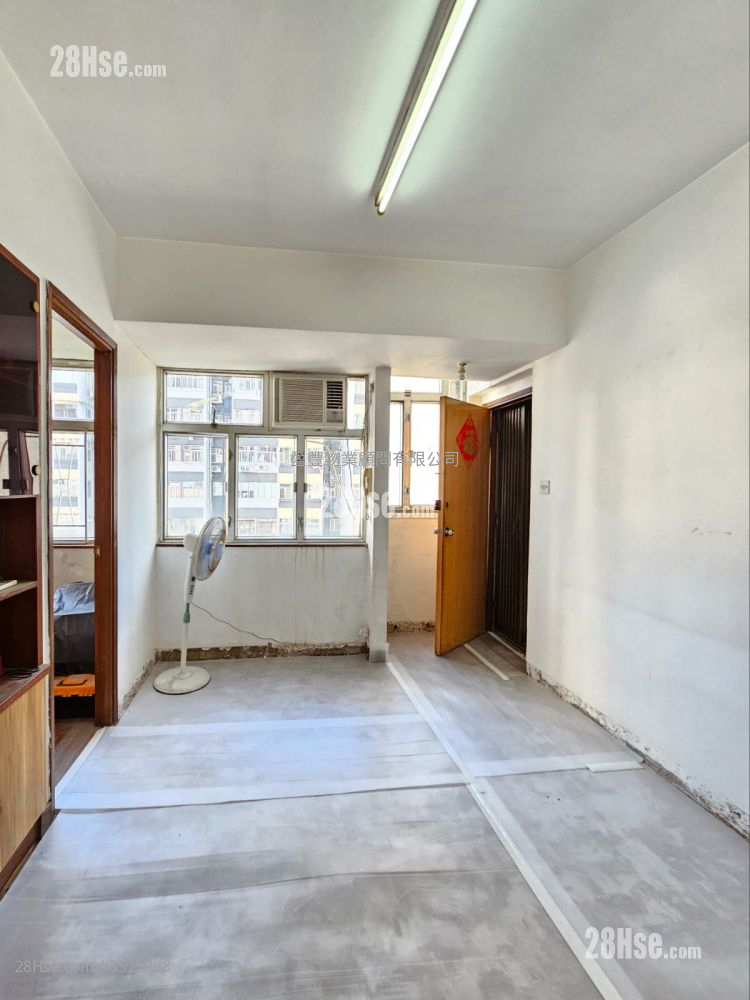 Wing Shing Building (Mansion) Sell 2 Bedrooms , 1 Bathroom 321 ft² ( 29.8 m² )