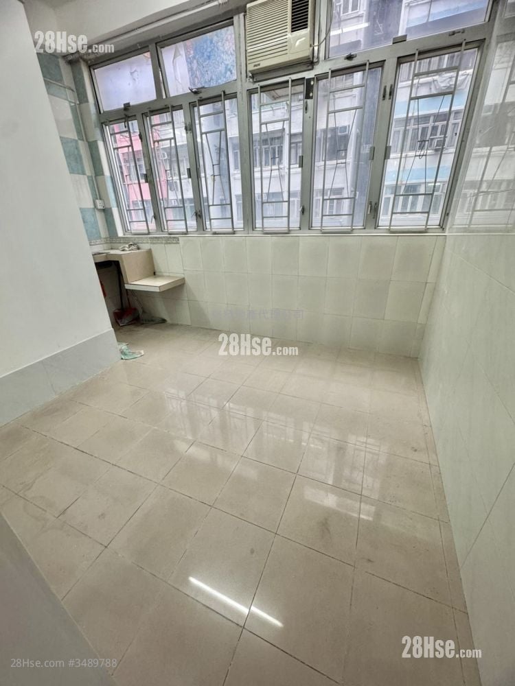 Chung Wo Building Rental Studio 120 ft² ( 11.1 m² )