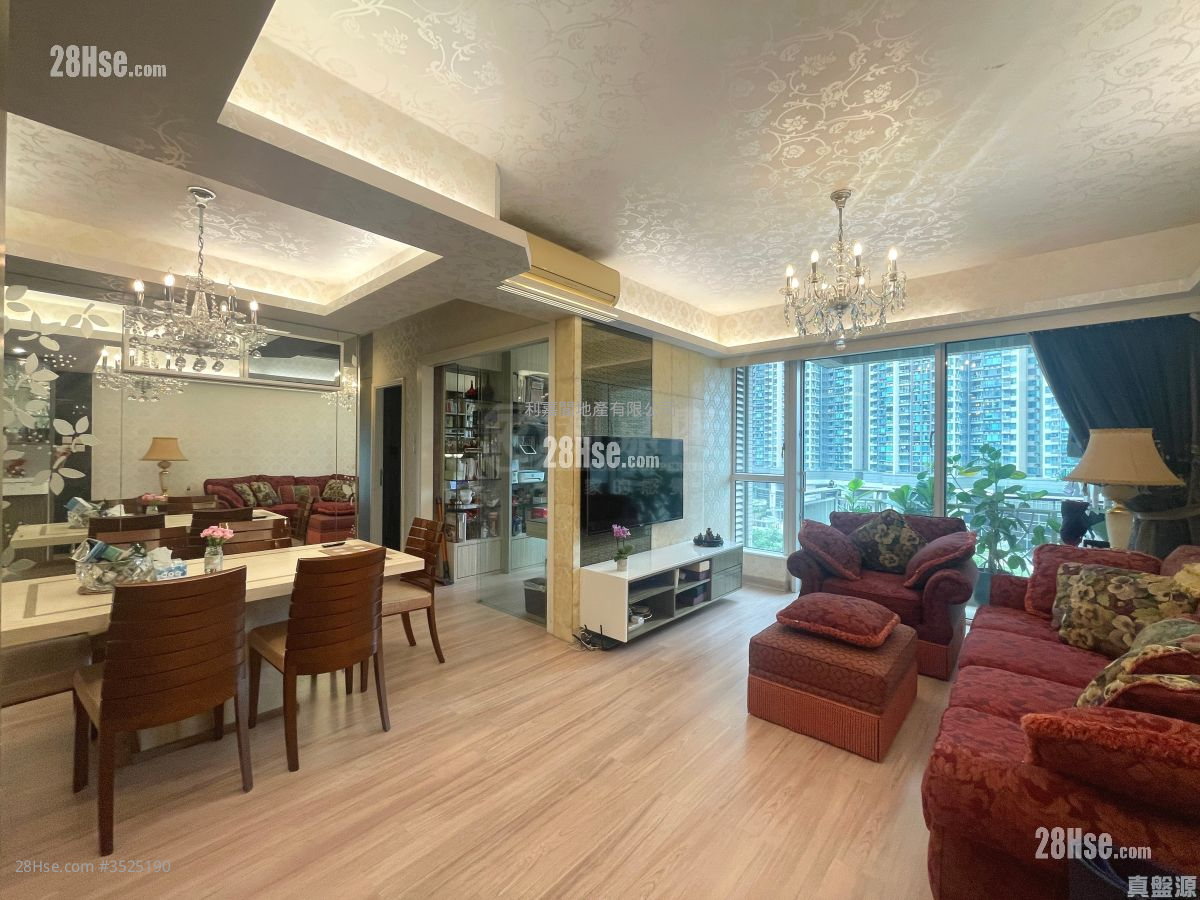 The Capitol Sell 5+ Bedrooms , 3 Bathrooms 1,358 ft² ( 126.2 m² )