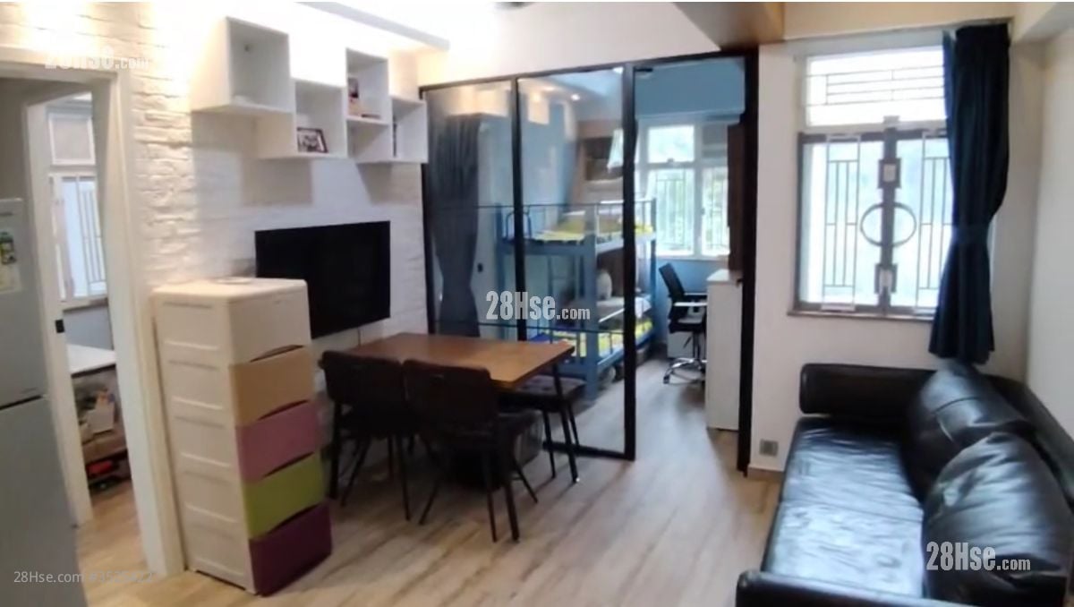 Lungga Mansion Sell 3 Bedrooms , 1 Bathroom 440 ft² ( 40.9 m² )