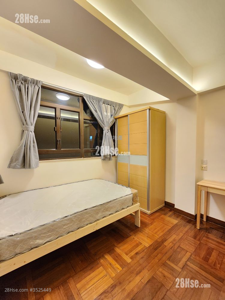 Golden Mansion Rental 4 Bedrooms , 1 Bathroom 634 ft² ( 58.9 m² )
