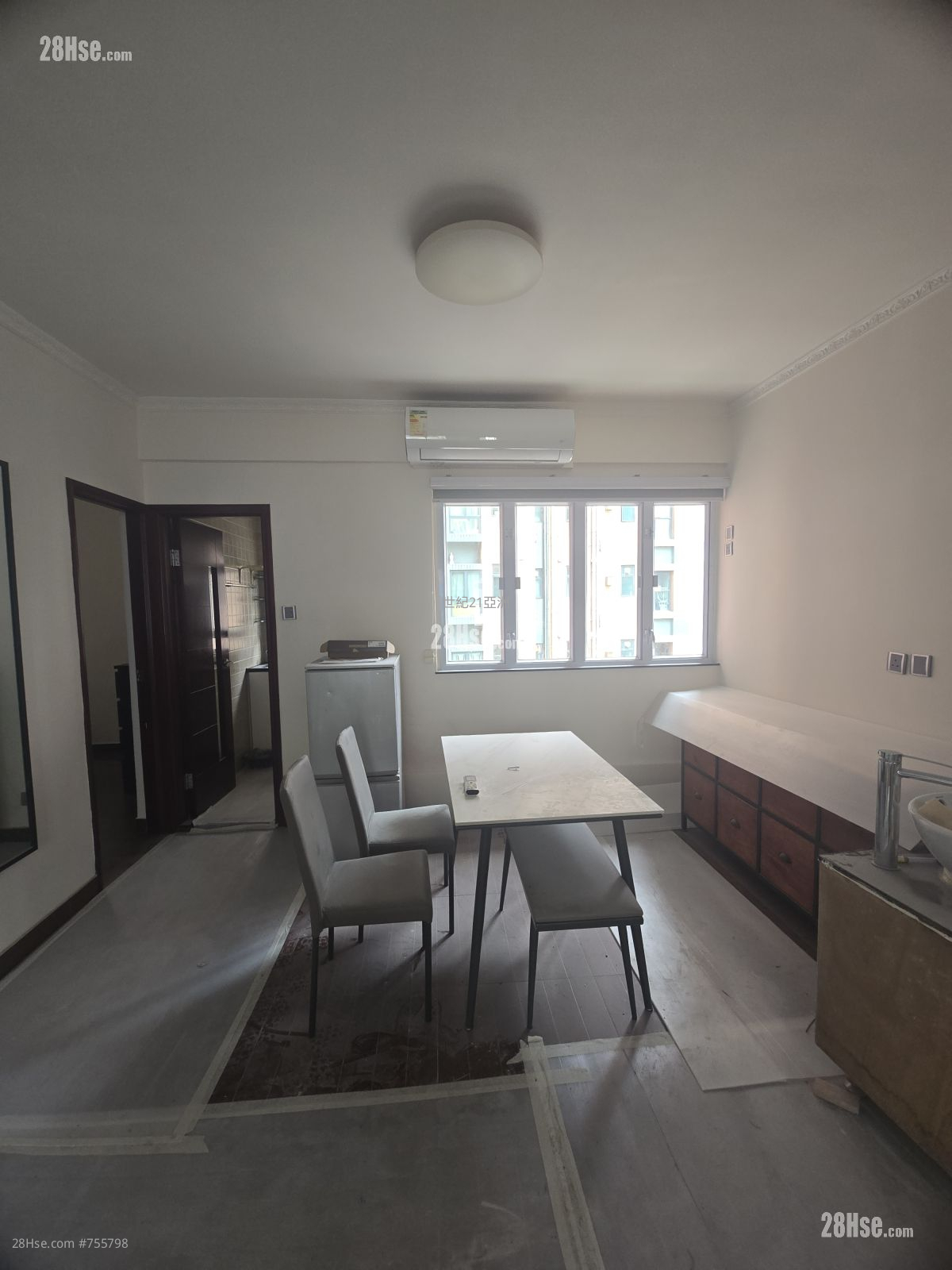 King Sing House Rental 3 Bedrooms , 1 Bathroom 590 ft² ( 54.8 m² )