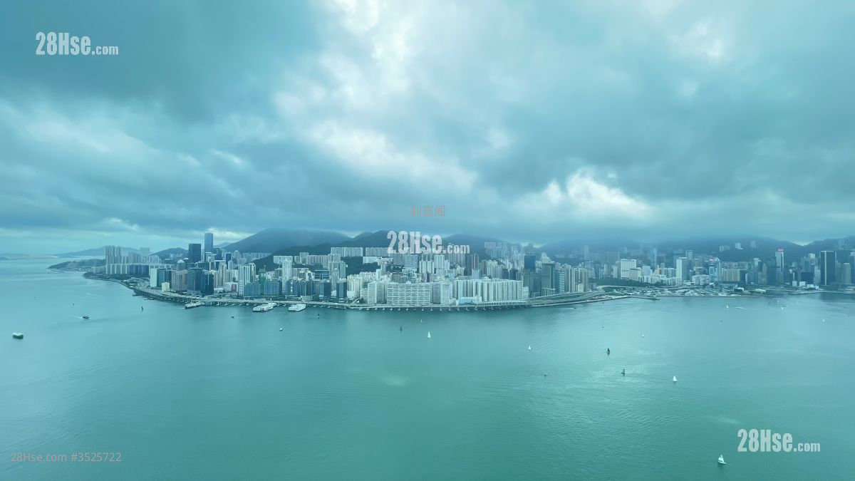 Harbourfront Landmark Sell 2 Bedrooms , 3 Bathrooms 1,666 ft² ( 154.8 m² )