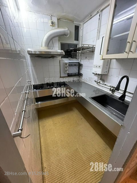 Fung Shing Court Rental 2 Bedrooms 381 ft² ( 35.4 m² )