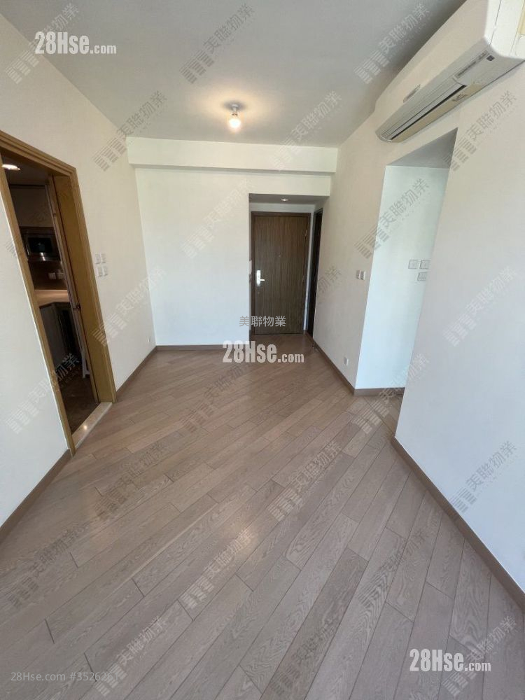 Century Gateway Sell 2 Bedrooms , 1 Bathroom 483 ft² ( 44.9 m² )