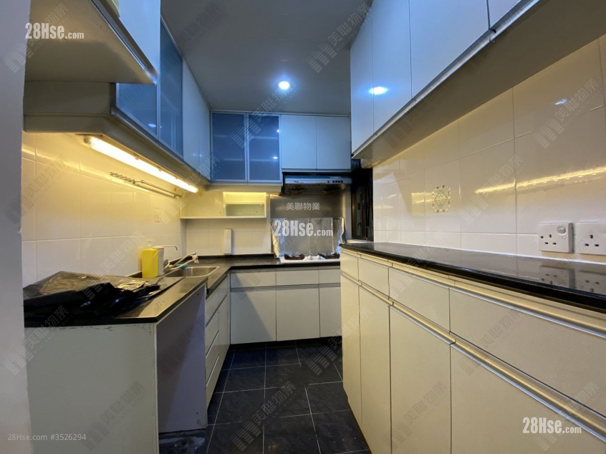 Tai Hing Gardens Sell 3 Bedrooms , 1 Bathroom 515 ft² ( 47.8 m² )