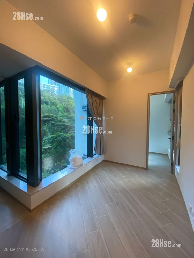 The Upper South Sell 1 Bedroom , 1 Bathroom 242 ft² ( 22.5 m² )