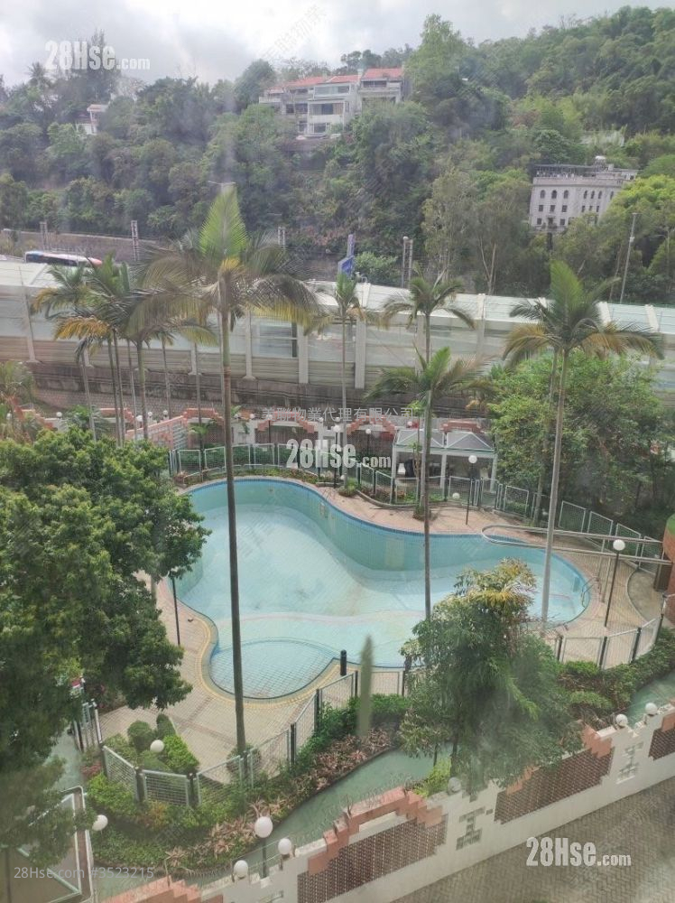 Hilton Plaza Rental 2 Bedrooms , 1 Bathroom 412 ft² ( 38.3 m² )