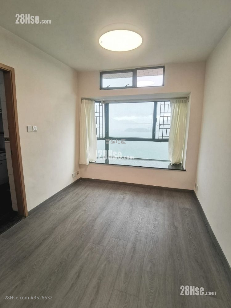 Sea Crest Villa Rental 2 Bedrooms , 1 Bathroom 460 ft² ( 42.7 m² )
