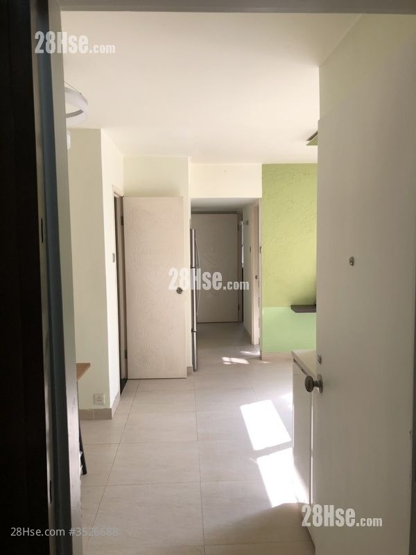 Telford Gardens Rental 3 Bedrooms , 1 Bathroom 513 ft² ( 47.7 m² )