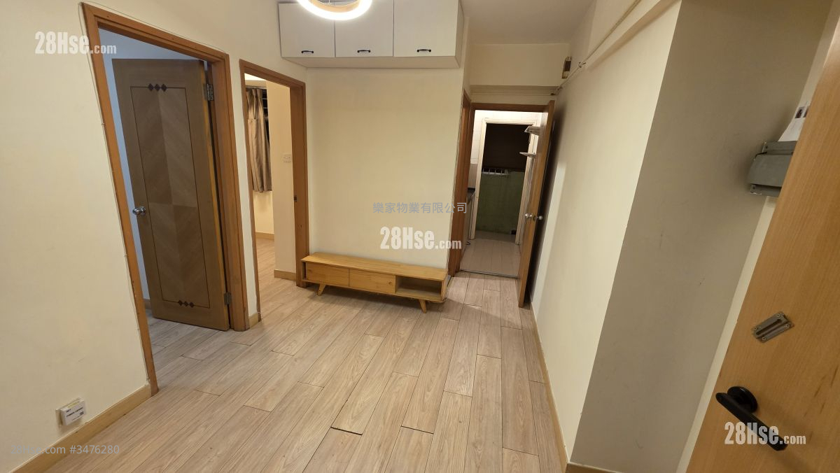Cheong Wing Court Rental 2 Bedrooms , 1 Bathroom 340 ft² ( 31.6 m² )