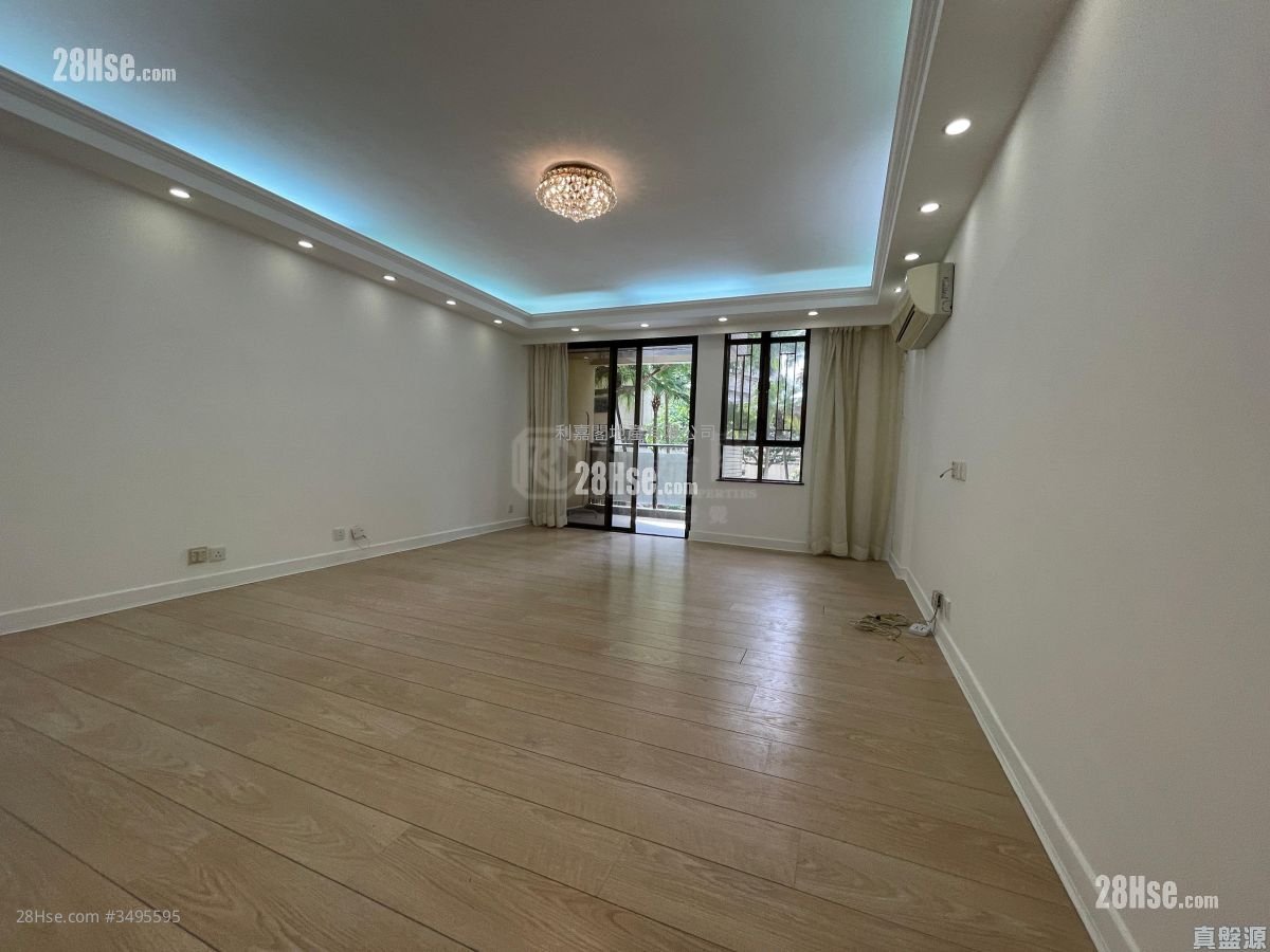 Wilshire Towers Sell 4 Bedrooms , 2 Bathrooms 1,734 ft² ( 161.1 m² )