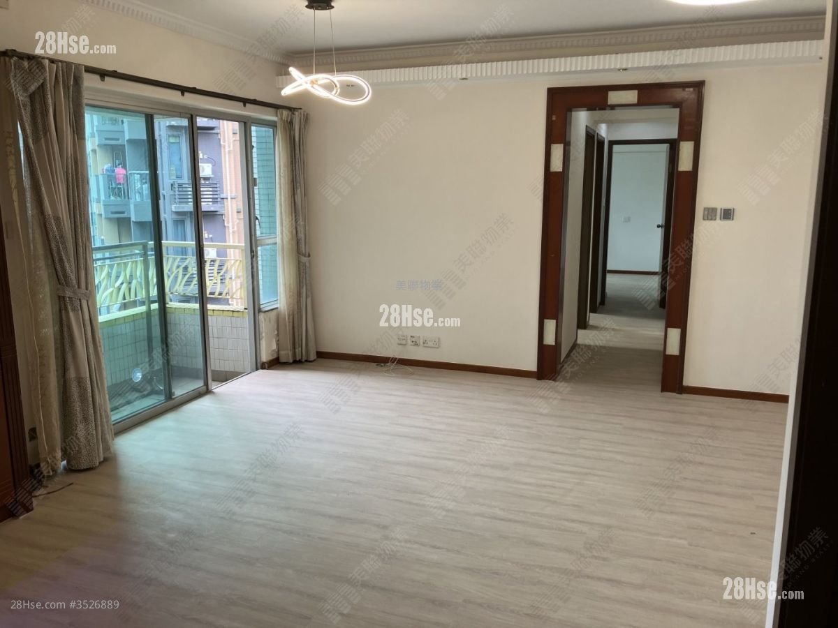 Sereno Verde Sell 4 Bedrooms , 2 Bathrooms 763 ft² ( 70.9 m² )