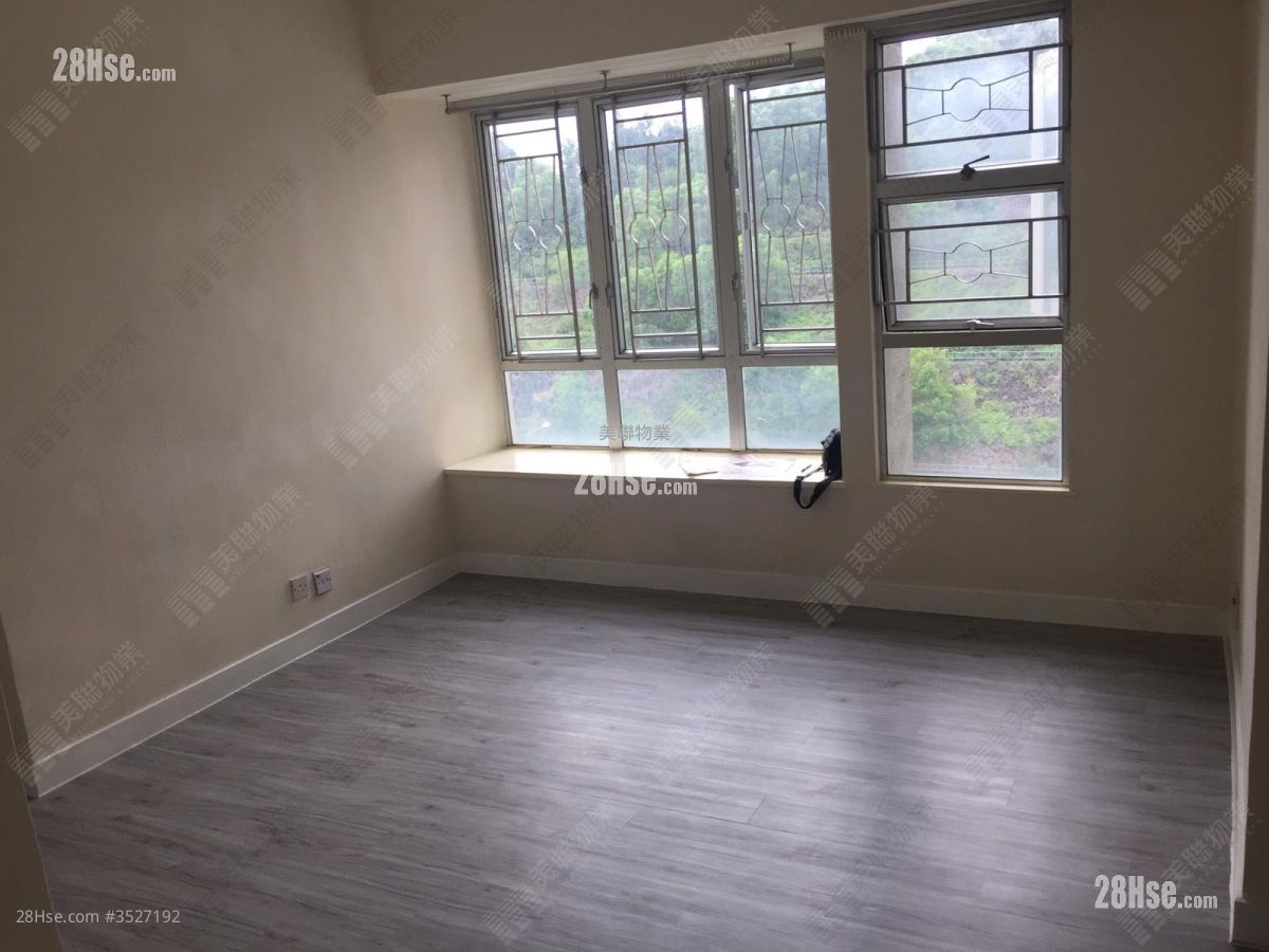 Kam Fai Garden Sell 3 Bedrooms 537 ft² ( 49.9 m² )