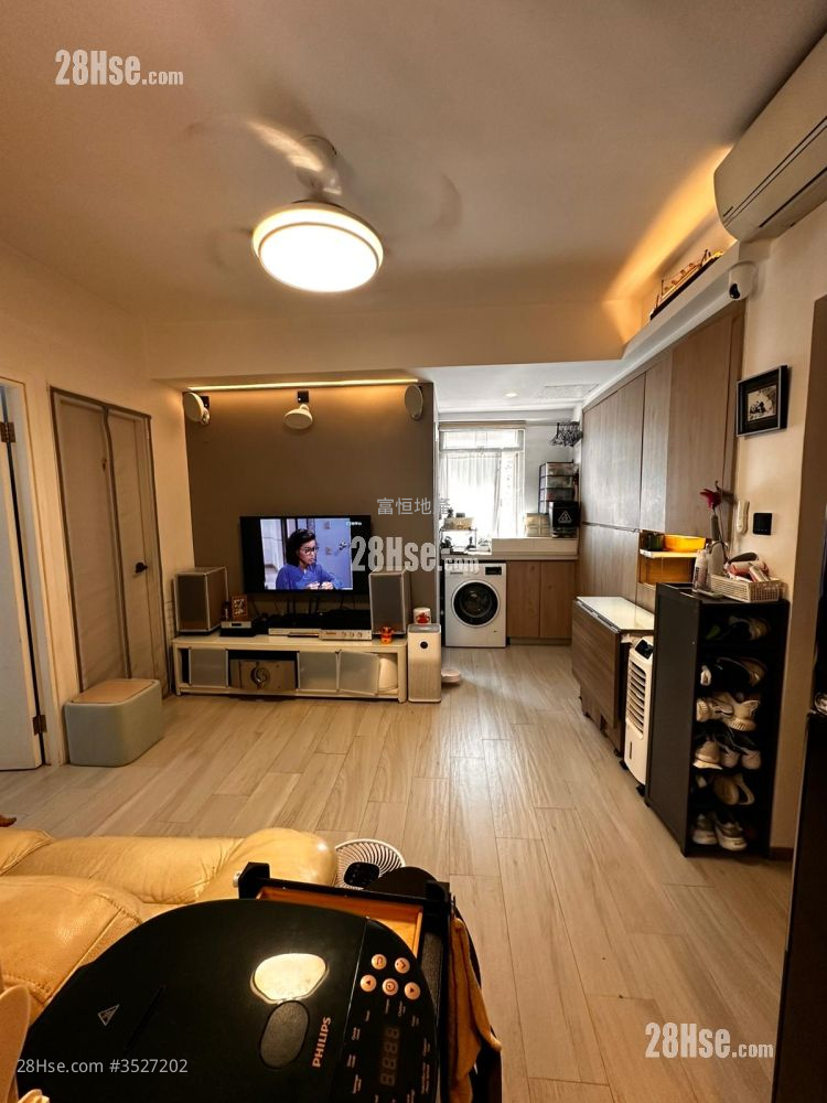 Wei King Building Rental 2 Bedrooms , 1 Bathroom 340 ft² ( 31.6 m² )