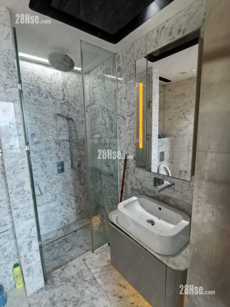 The Gloucester Sell 1 Bedroom 368 ft² ( 34.2 m² )