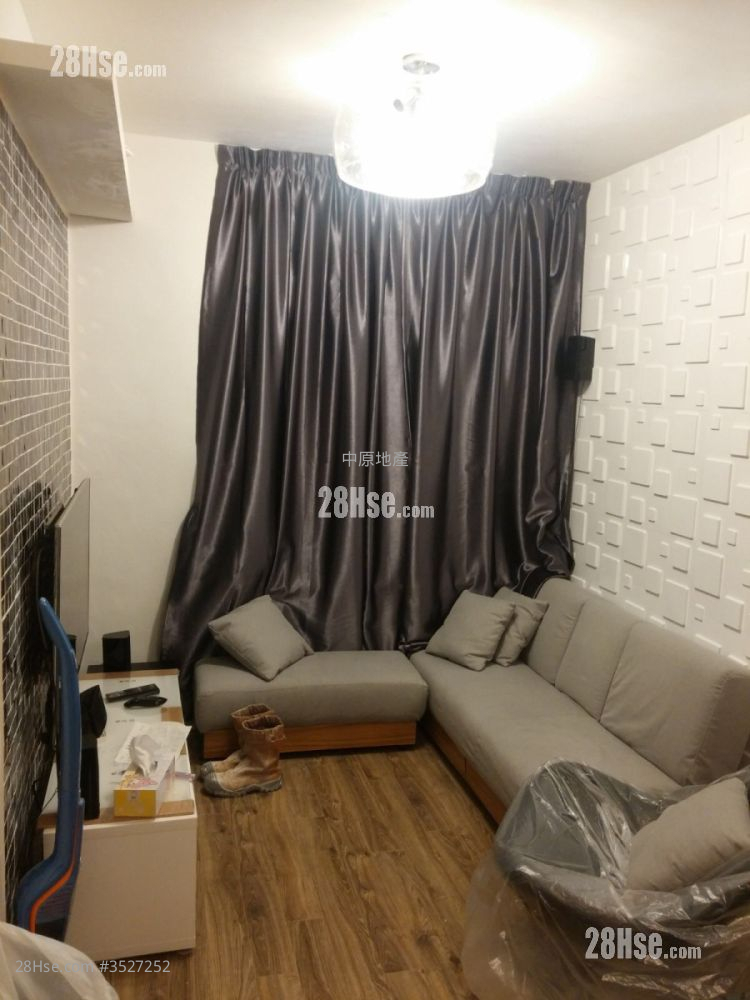 Tai Hing Gardens Sell 2 Bedrooms 394 ft² ( 36.6 m² )