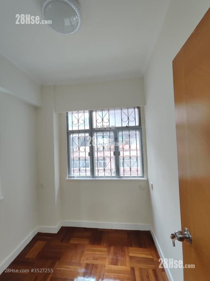 Kay Pont Building Rental 2 Bedrooms , 1 Bathroom 280 ft² ( 26.0 m² )
