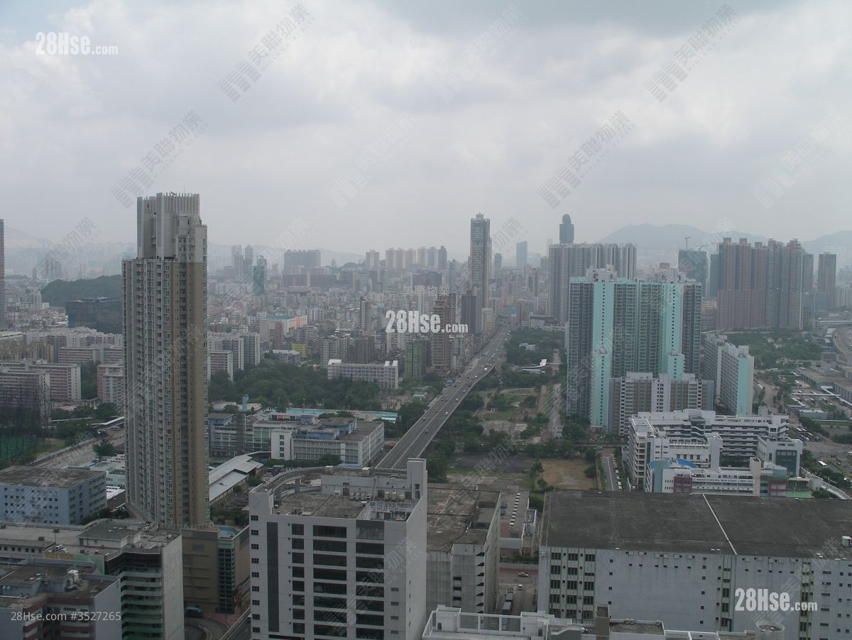 The Sparkle Sell 2 Bedrooms , 1 Bathroom 395 ft² ( 36.7 m² )
