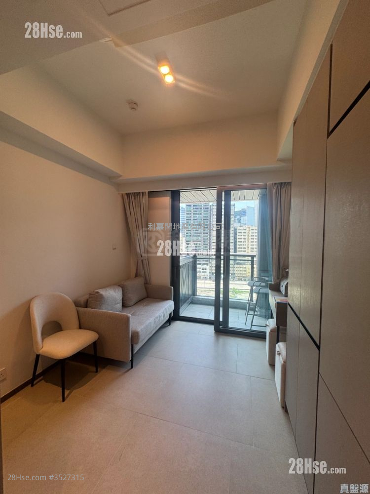 Cullinan Sky Rental 240 ft² ( 22.3 m² )