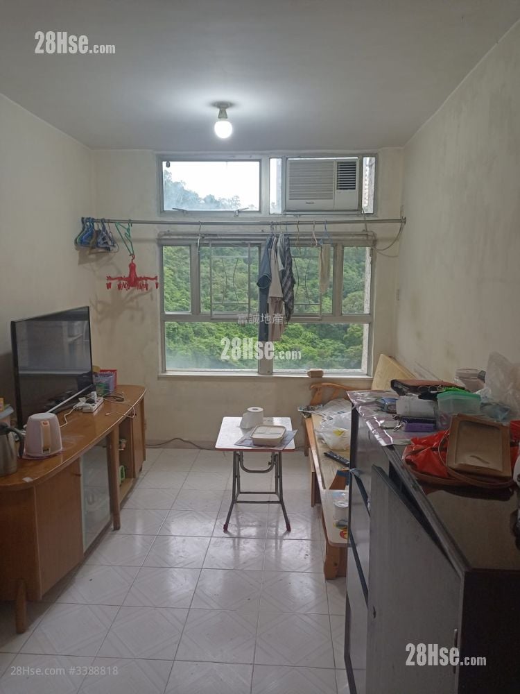 King Lai Court Sell 3 Bedrooms , 1 Bathroom 554 ft² ( 51.5 m² )