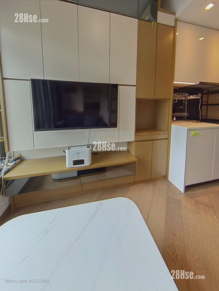 High One Sell Studio 193 ft² ( 17.9 m² )