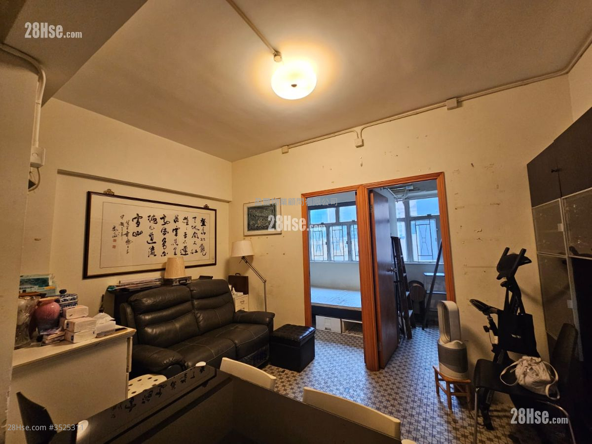 Po Wing Building Sell 2 Bedrooms , 1 Bathroom 398 ft² ( 37.0 m² )
