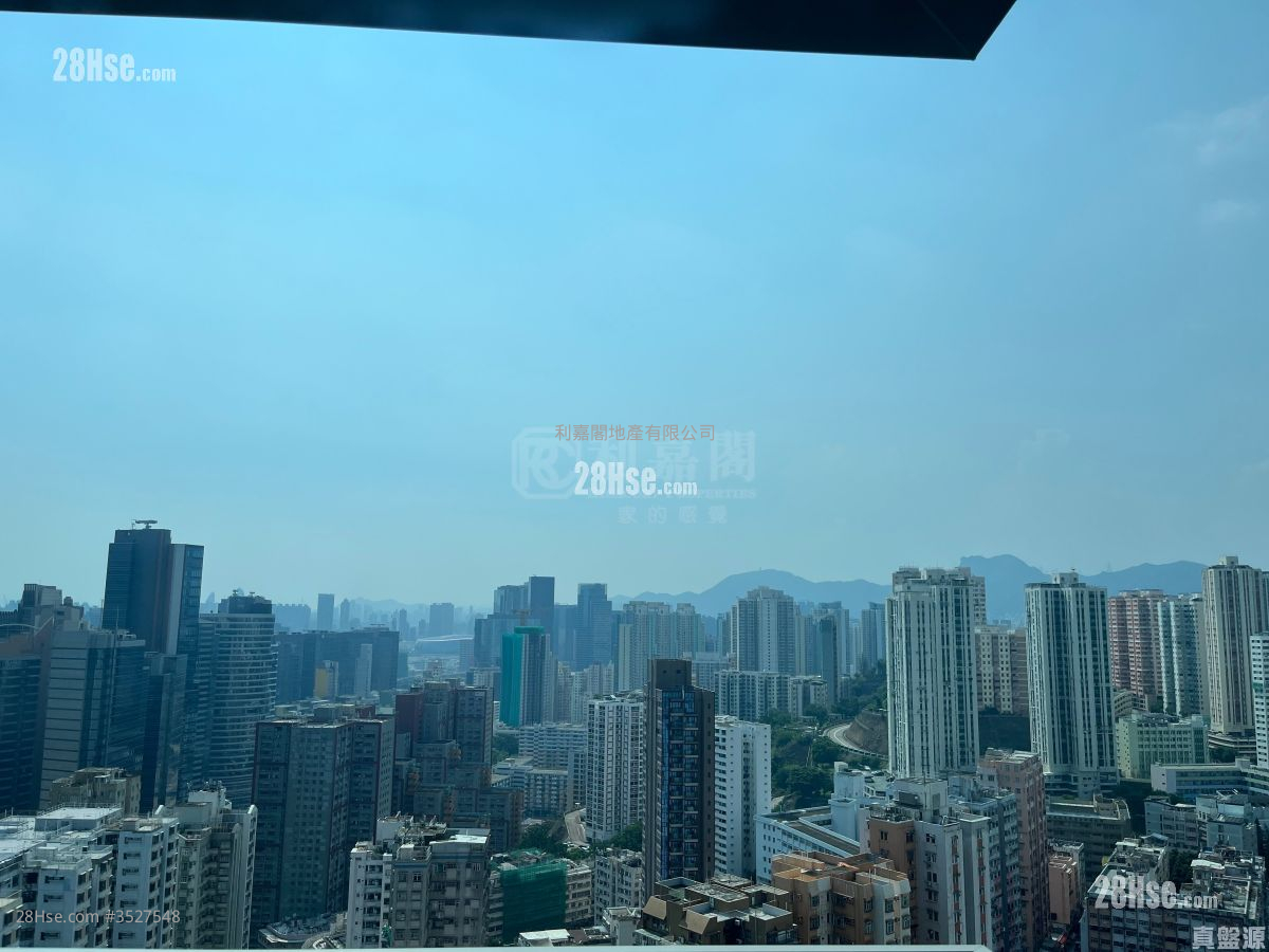 Grand Central Sell 2 Bedrooms , 1 Bathroom 592 ft² ( 55.0 m² )