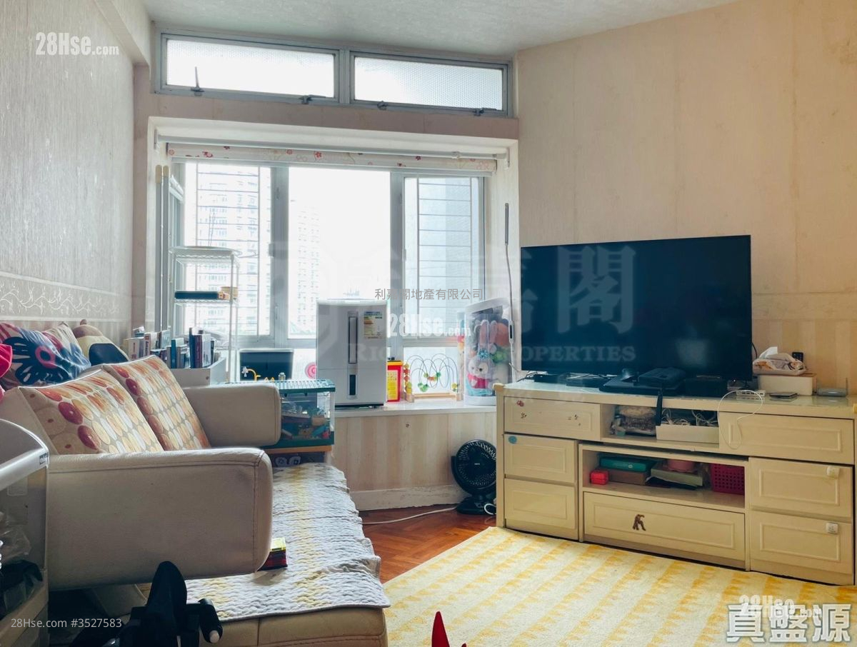 Laguna City Sell 2 Bedrooms , 1 Bathroom 517 ft² ( 48.0 m² )