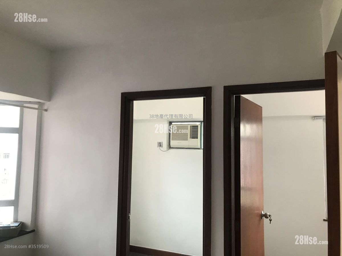 Full Art Court Sell 2 Bedrooms , 1 Bathroom 227 ft² ( 21.1 m² )