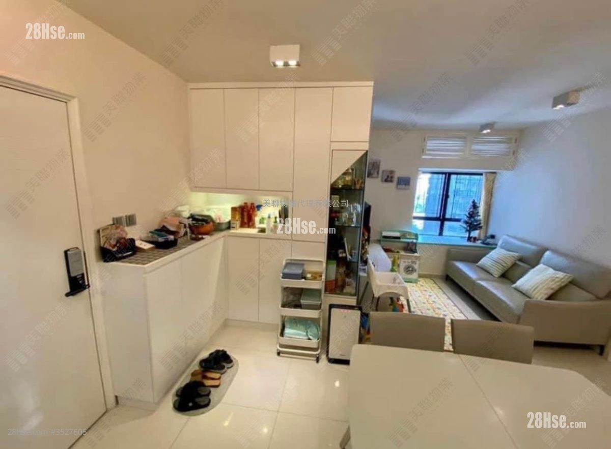 Tai Hing Gardens Sell 2 Bedrooms , 1 Bathroom 447 ft² ( 41.5 m² )