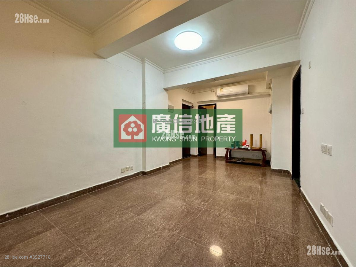 Kwong Hing Building Sell 3 Bedrooms , 1 Bathroom 491 ft² ( 45.6 m² )