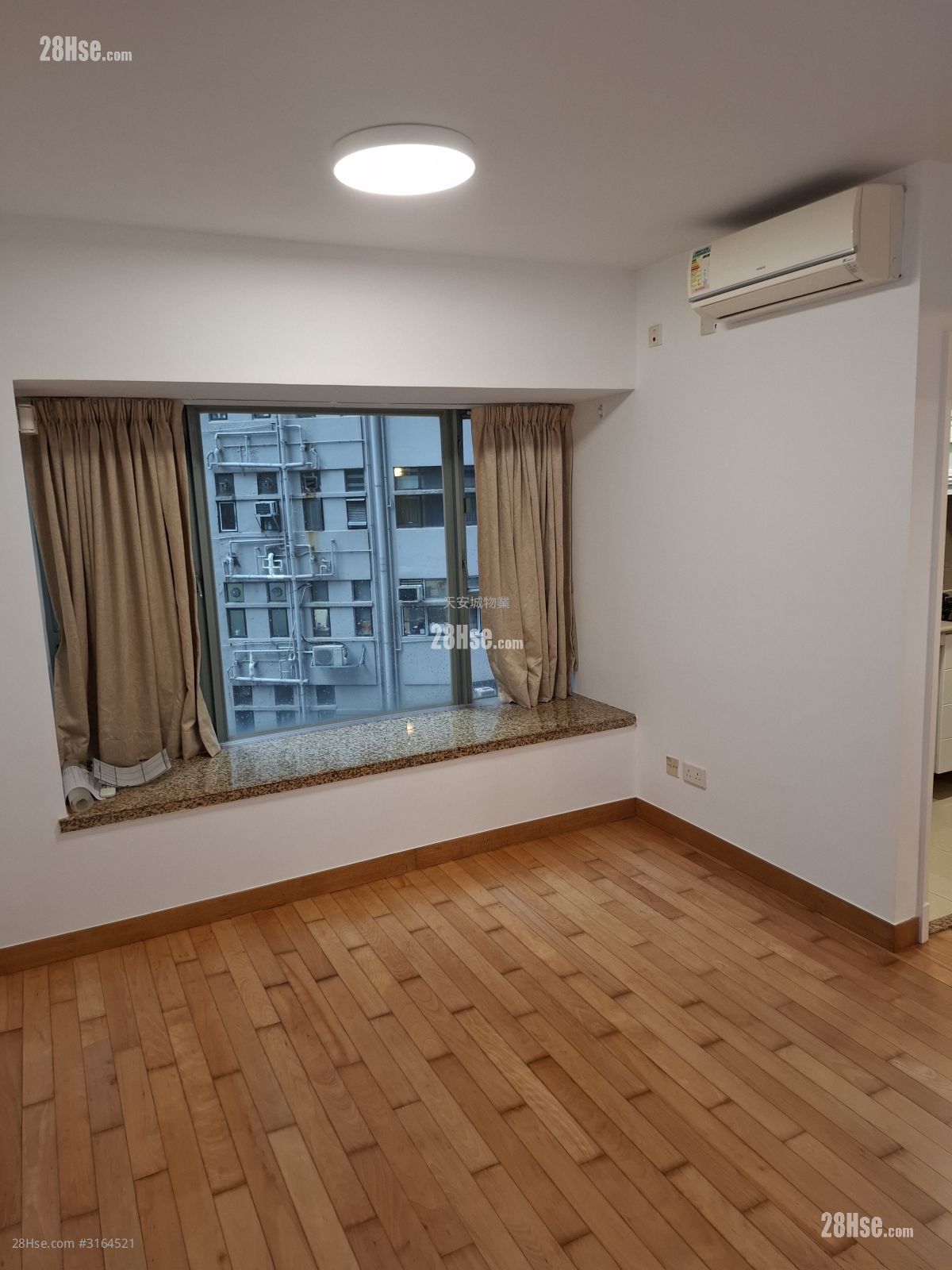 Queen's Terrace Rental Studio , 1 Bathroom 322 ft² ( 29.9 m² )