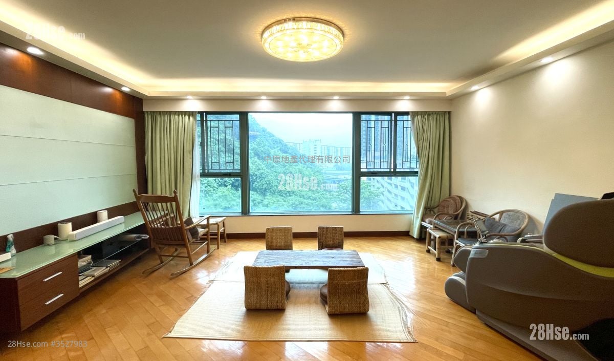 Greenwodd Regency Sell 4 Bedrooms , 2 Bathrooms 1,587 ft² ( 147.4 m² )